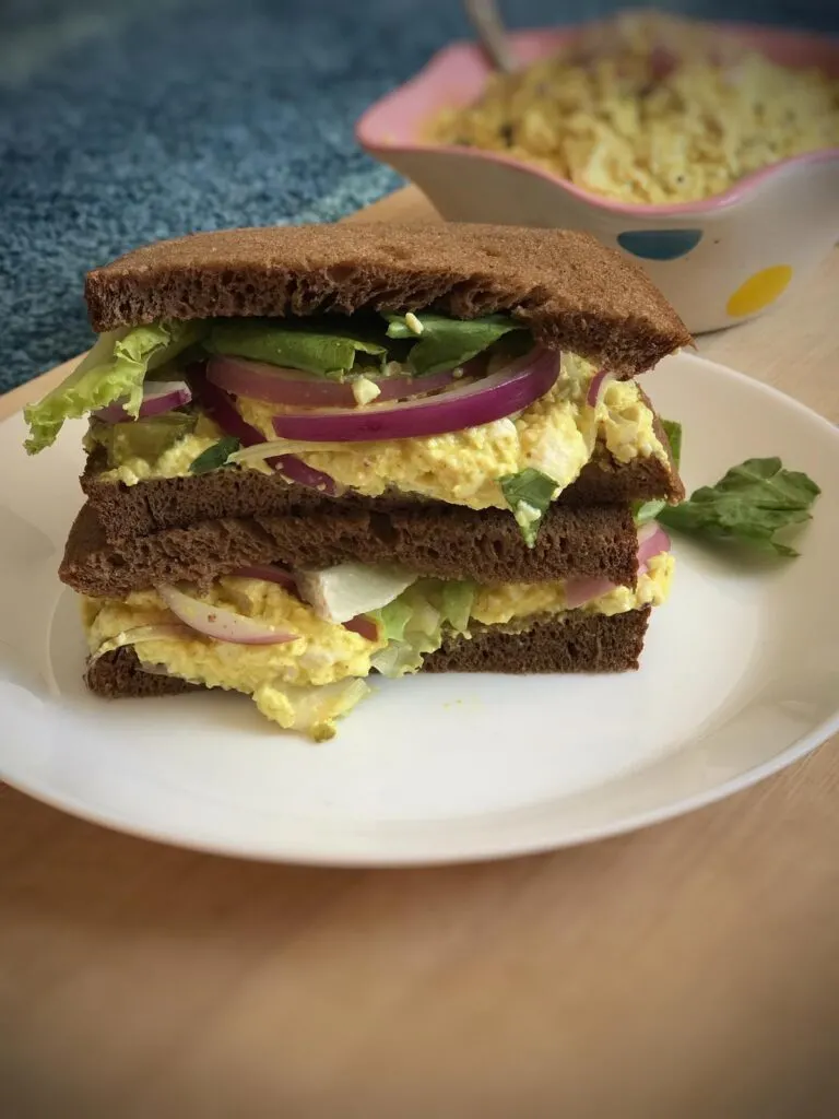 vegan tofu egg salad sandwich