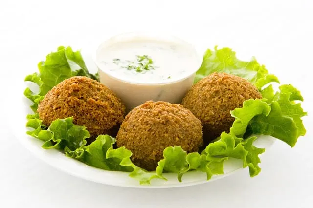 veganuary meal plan - falafel