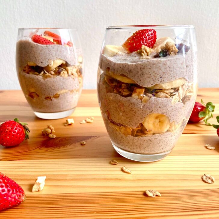 Vegan Parfait Cups &ndash; Strawberry Banana Chia Seed Parfait