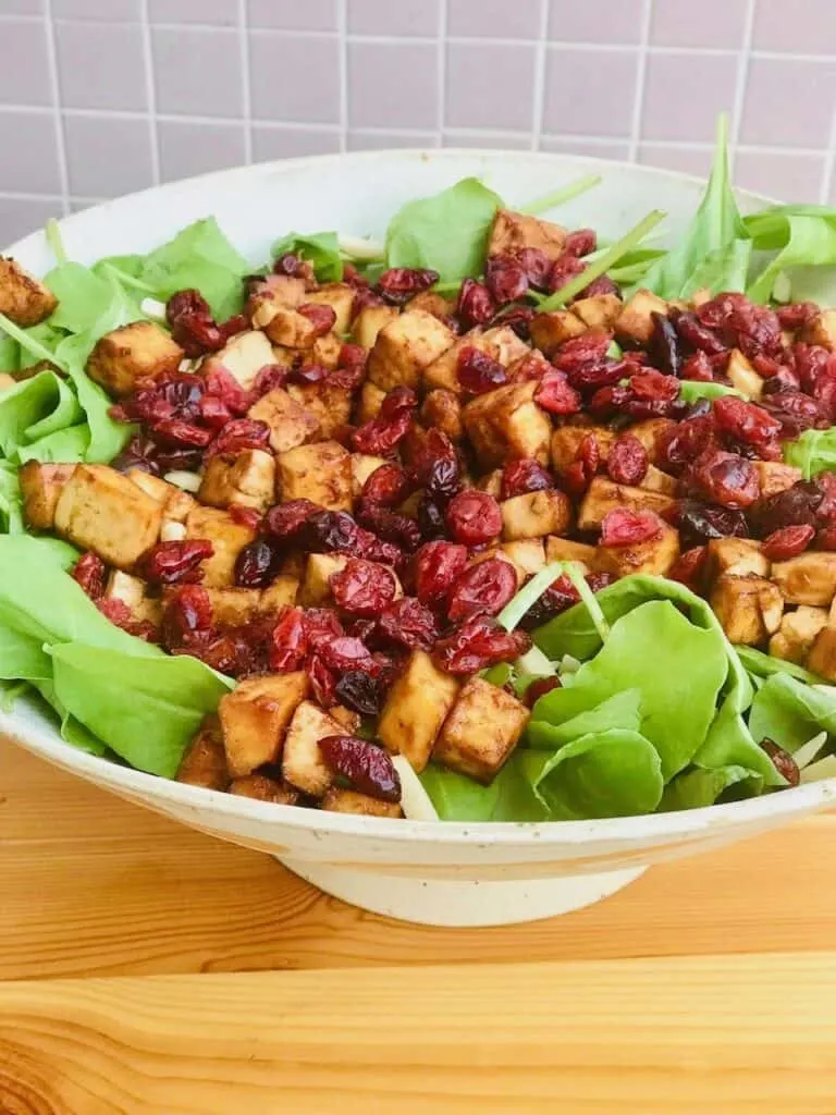 spinach salad with bbq tofu