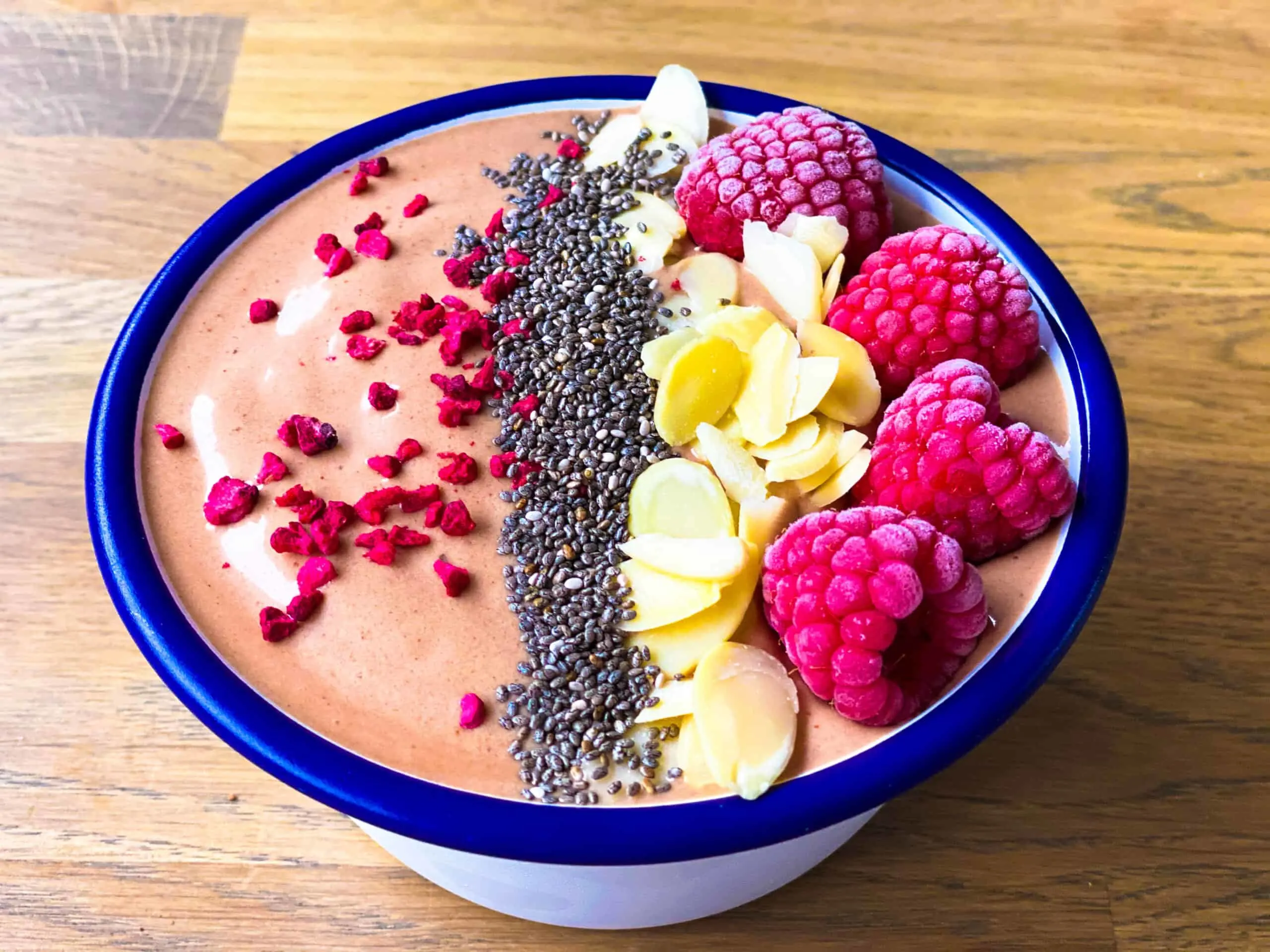 healthy cacao smoothie bowl