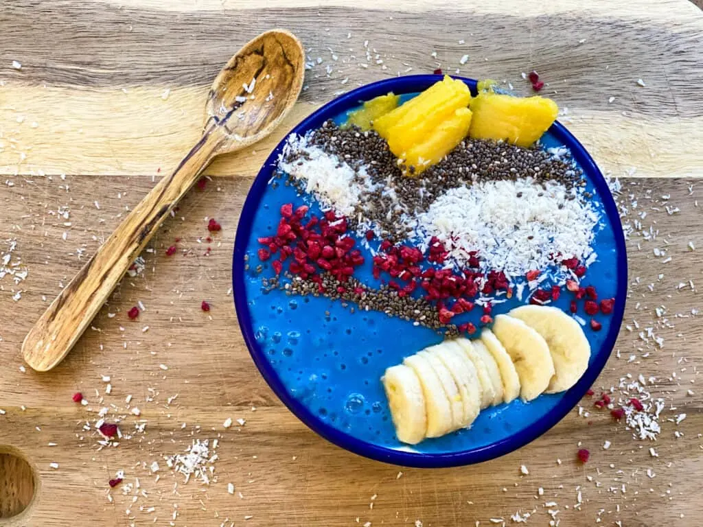 blue Spirulina smoothie bowl