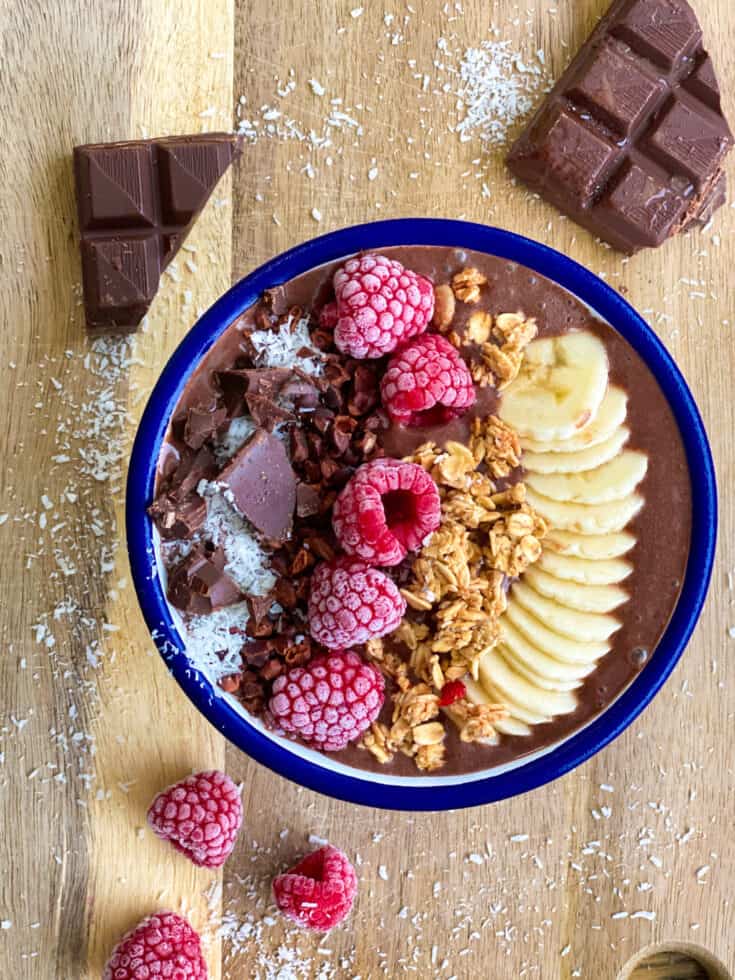 acai chocolate smoothie bowl