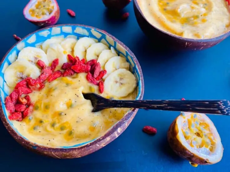 papaya smoothie bowl