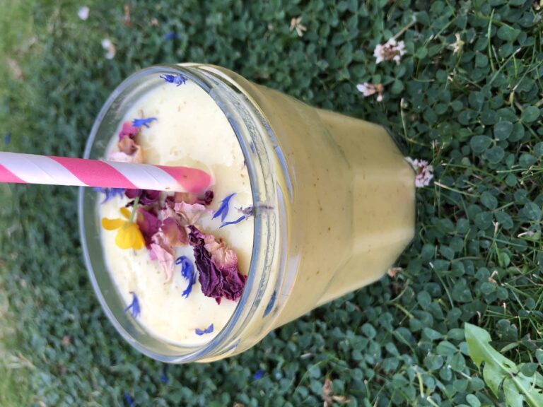 mango pear smoothie