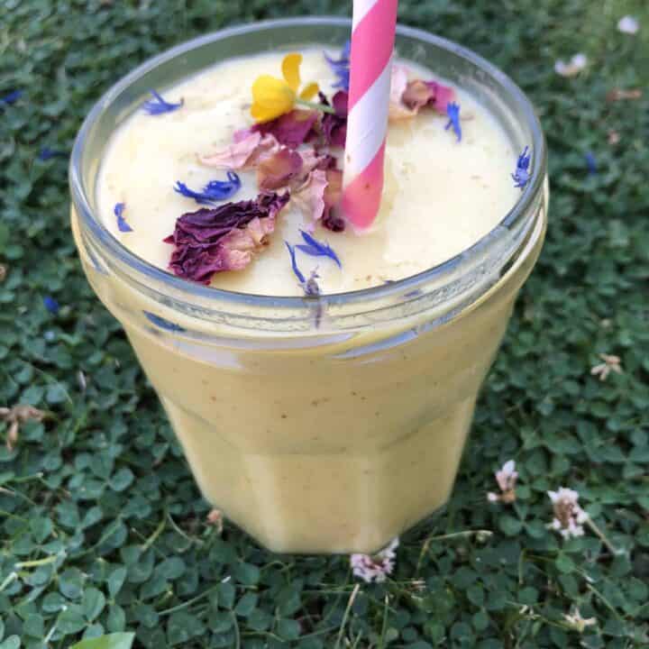 mango pear smoothie