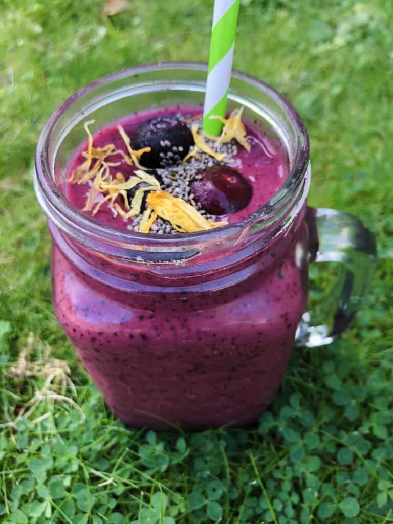 blueberry and pear smoothie