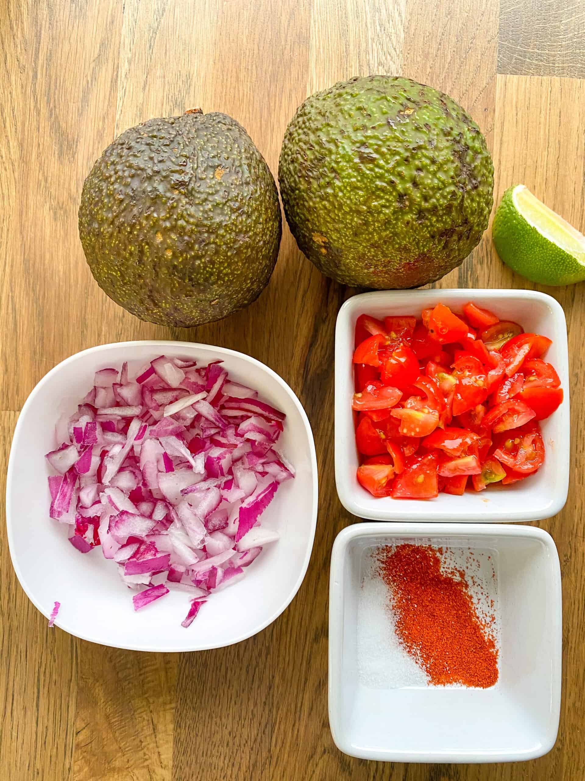 The Best Vegan Guacamole Ever! Homemade Vegan Guacamole in 5 Min!