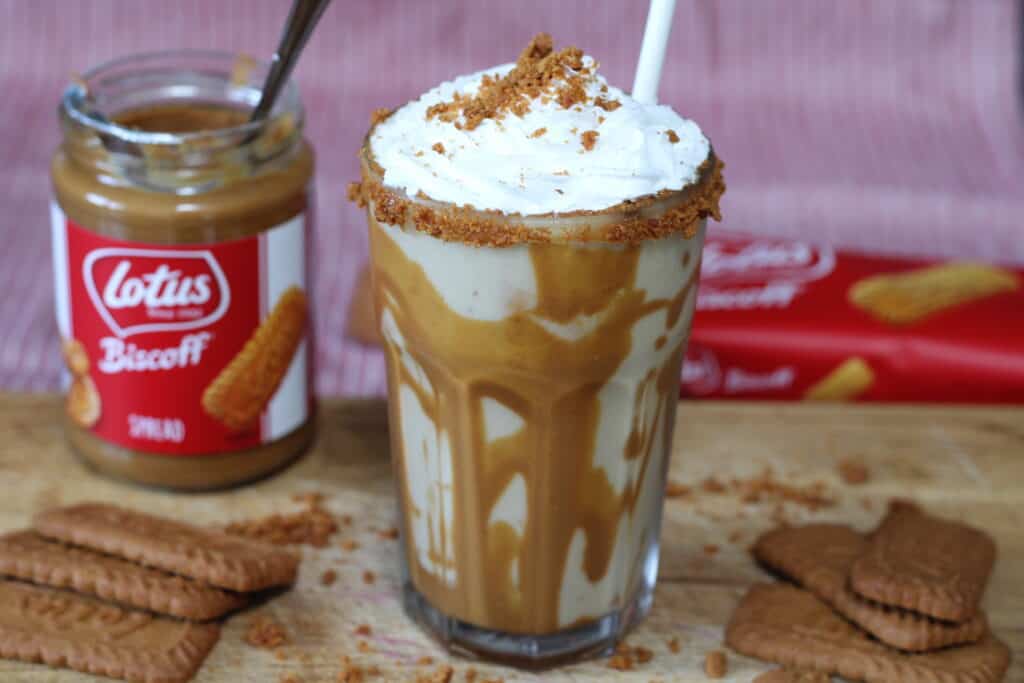 vegan lotus biscoff milkshake