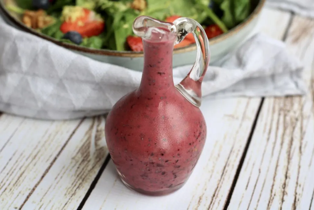 blueberry salad with poppy seed dressing