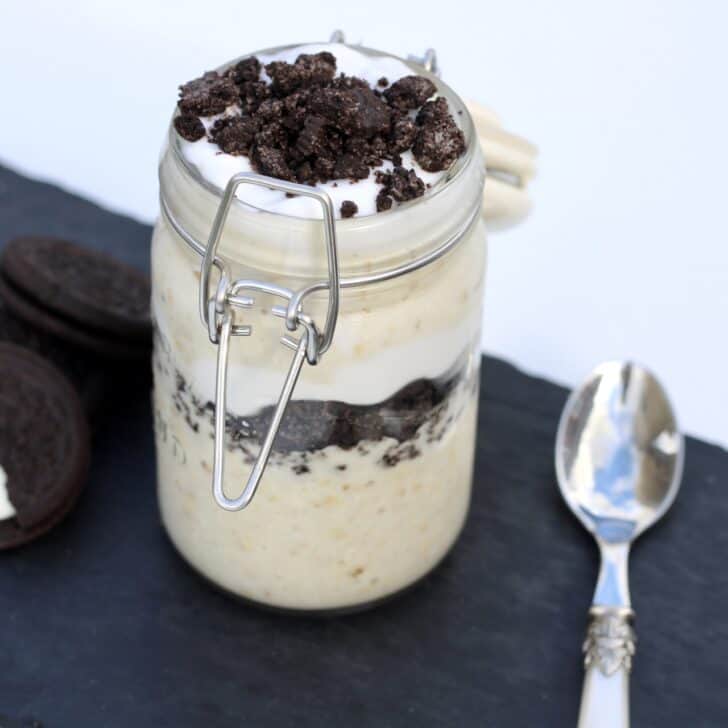 Delicious Oreo Overnight Oats | Cookie and Cream Overnight Oats